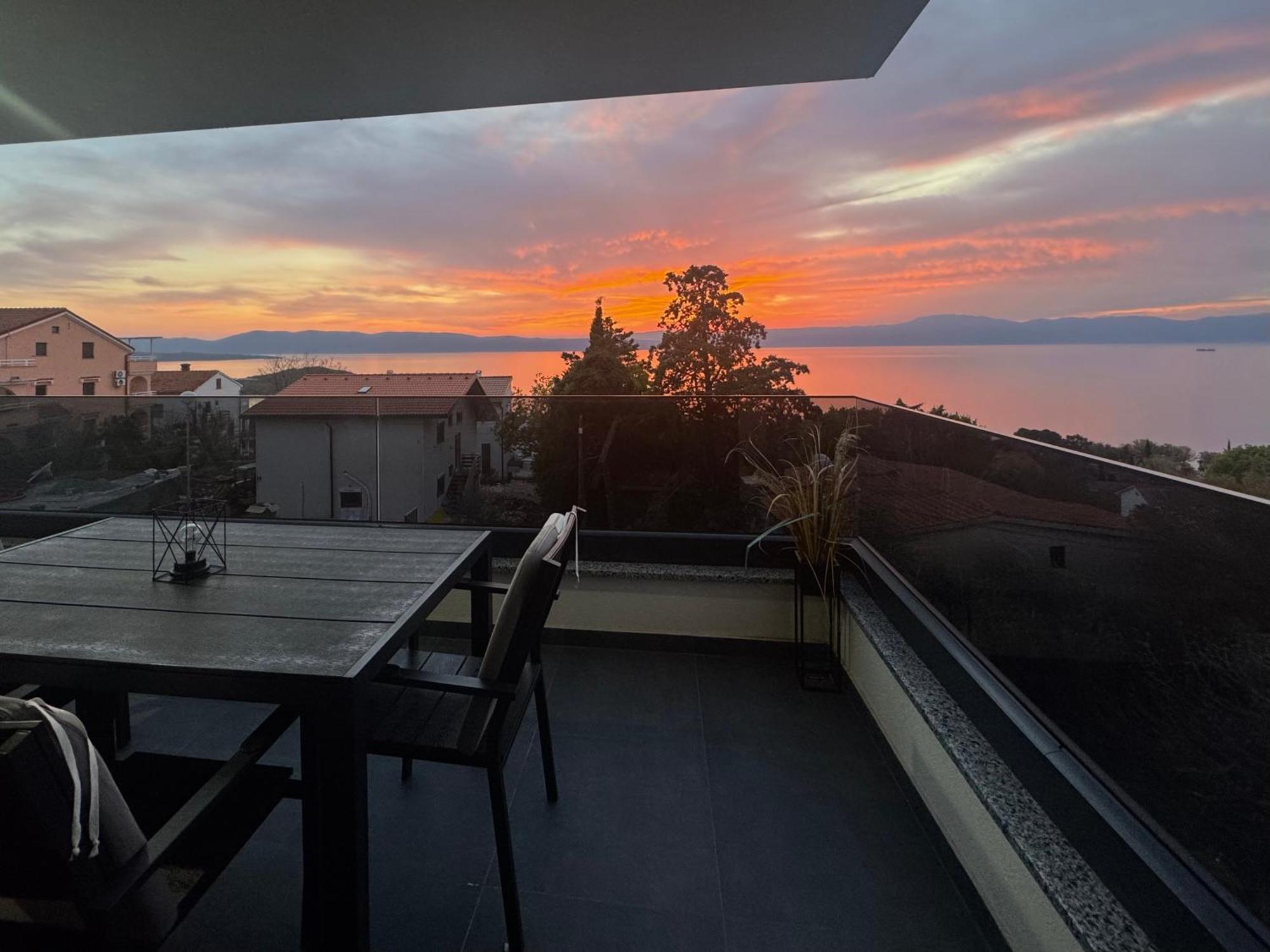 Golden Sunset Apartment Нивице Екстериор снимка